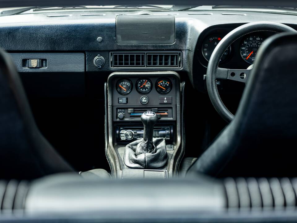 Image 37/50 de Porsche 924 S (1986)