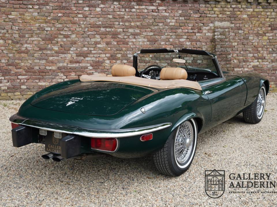 Afbeelding 40/50 van Jaguar E-Type V12 (1974)