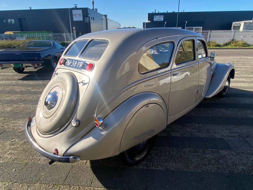 Bild 10/50 von Peugeot 402 B (1938)