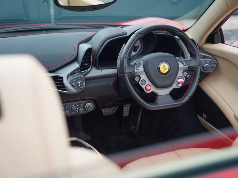 Bild 12/50 von Ferrari 458 Spider (2013)
