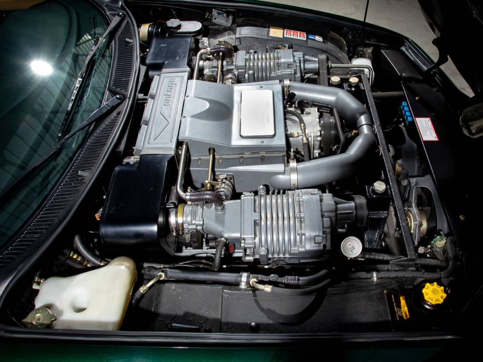 Immagine 24/29 di Aston Martin V8 Vantage V550 (1995)