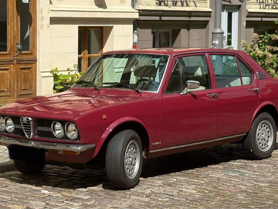 Imagen 2/39 de Alfa Romeo Alfetta 1.8 (1974)