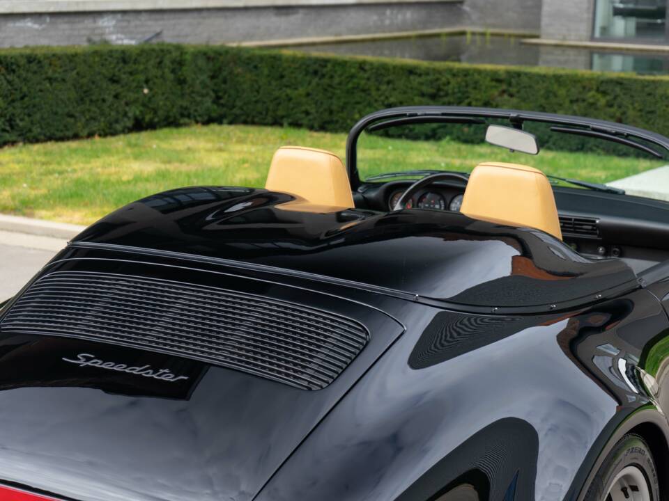 Imagen 30/32 de Porsche 911 Speedster 3.2 (1989)