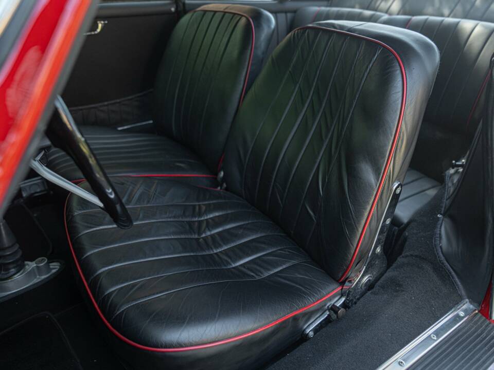 Image 28/50 of Porsche 356 C 1600 SC (1964)