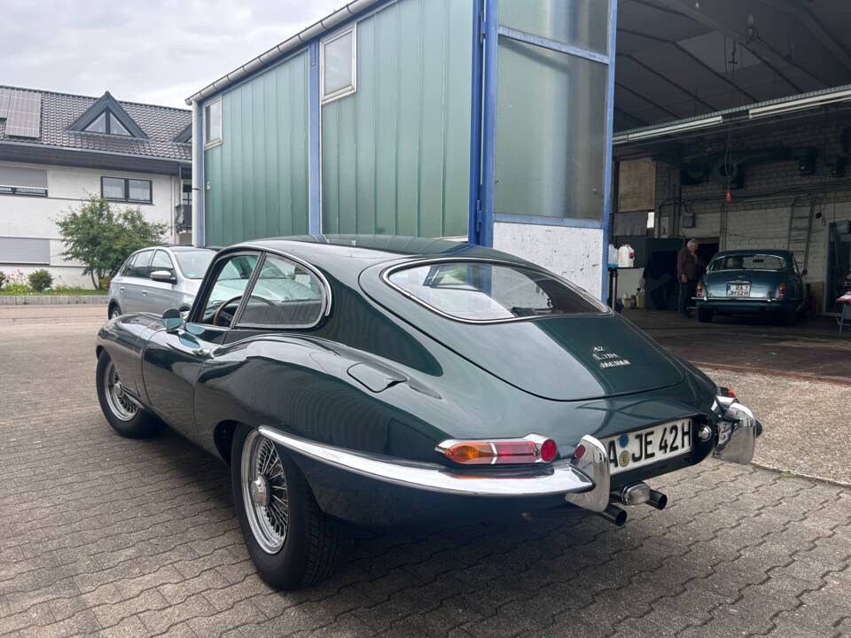 Image 7/39 de Jaguar Type E 4.2 (1966)