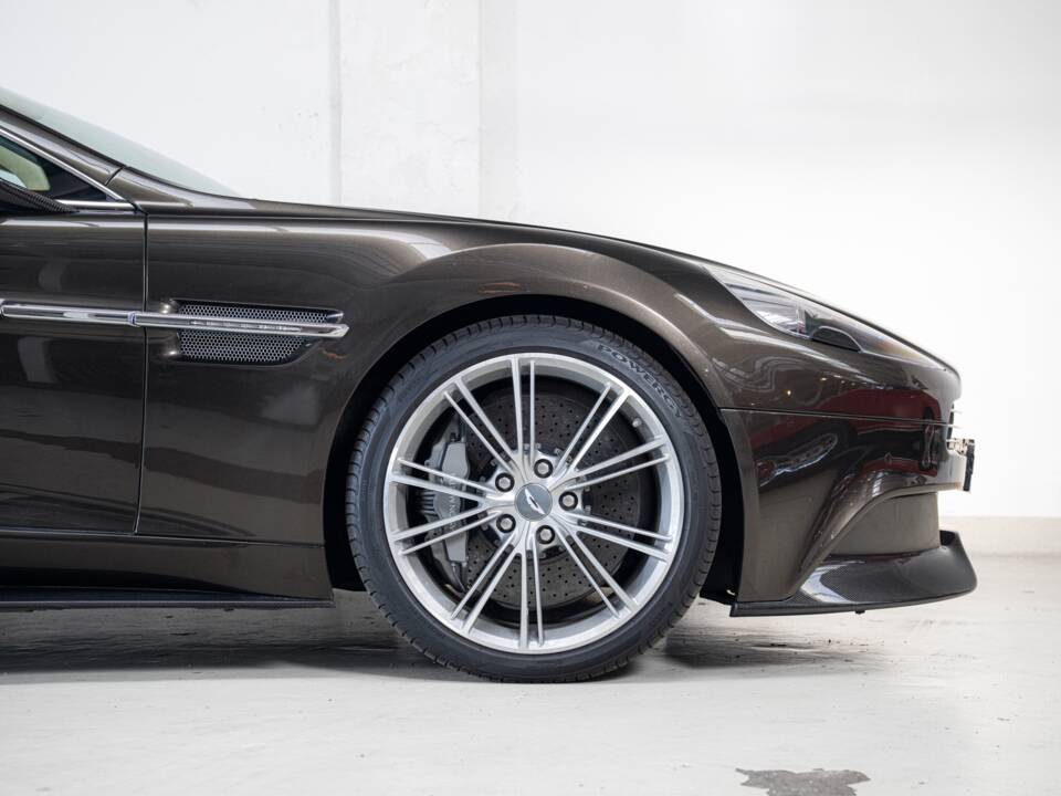 Image 23/32 of Aston Martin Vanquish (2013)