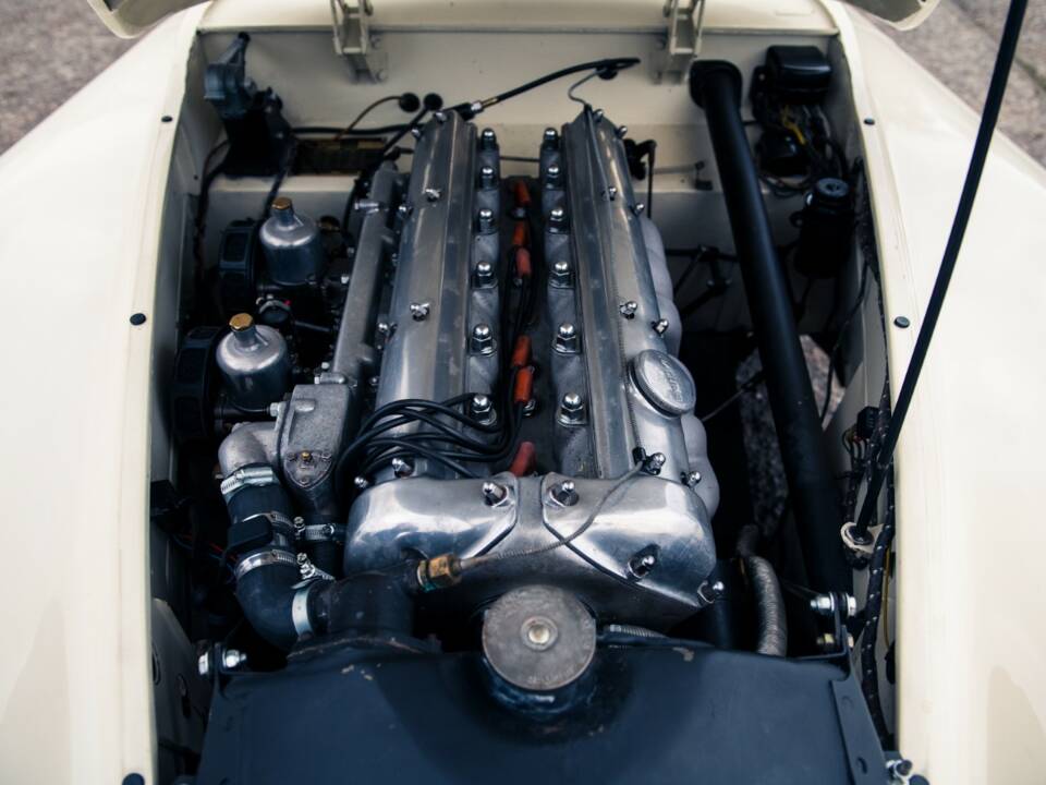 Image 40/45 of Jaguar XK 120 OTS (1950)