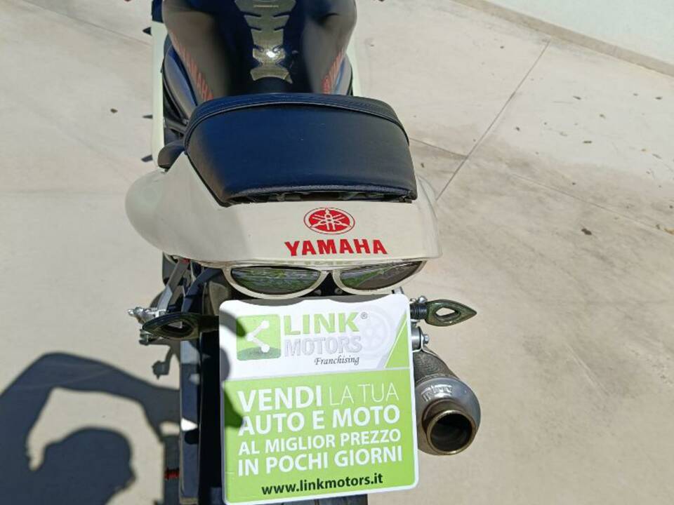 Image 38/47 of Yamaha DUMMY (2000)