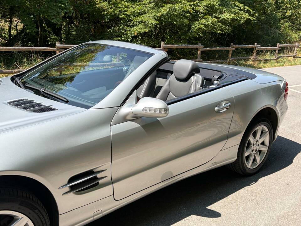 Imagen 2/15 de Mercedes-Benz SL 500 (2001)