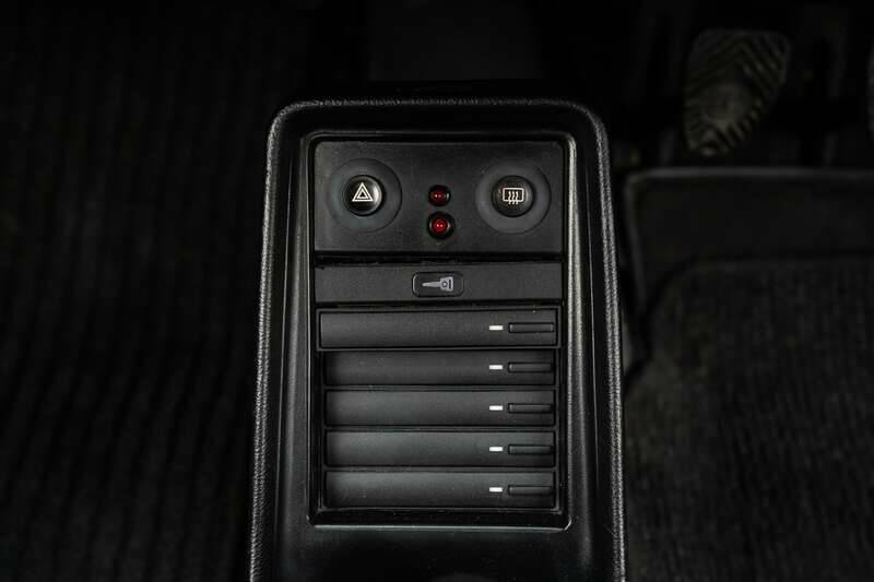 Bild 46/50 von Porsche 911 Carrera 3.2 (1989)