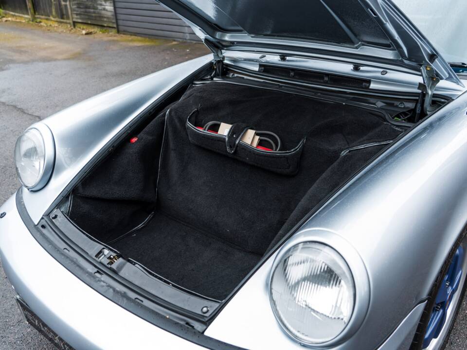 Afbeelding 17/61 van Porsche 911 Carrera 4 (1990)