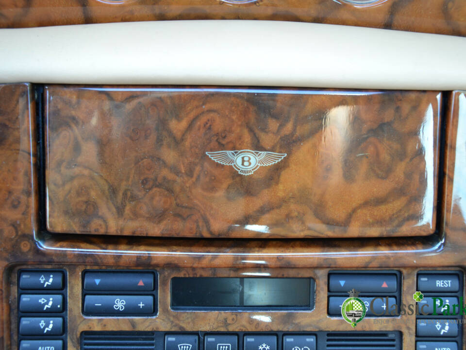 Immagine 38/50 di Bentley Arnage Green Label (1999)