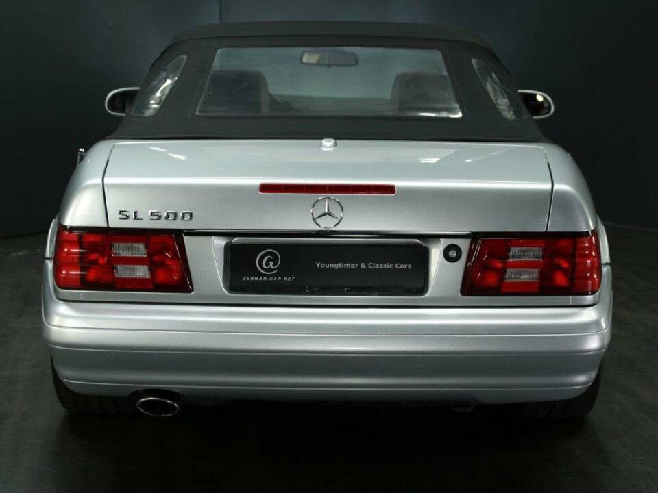 Image 32/49 of Mercedes-Benz SL 500 (2001)