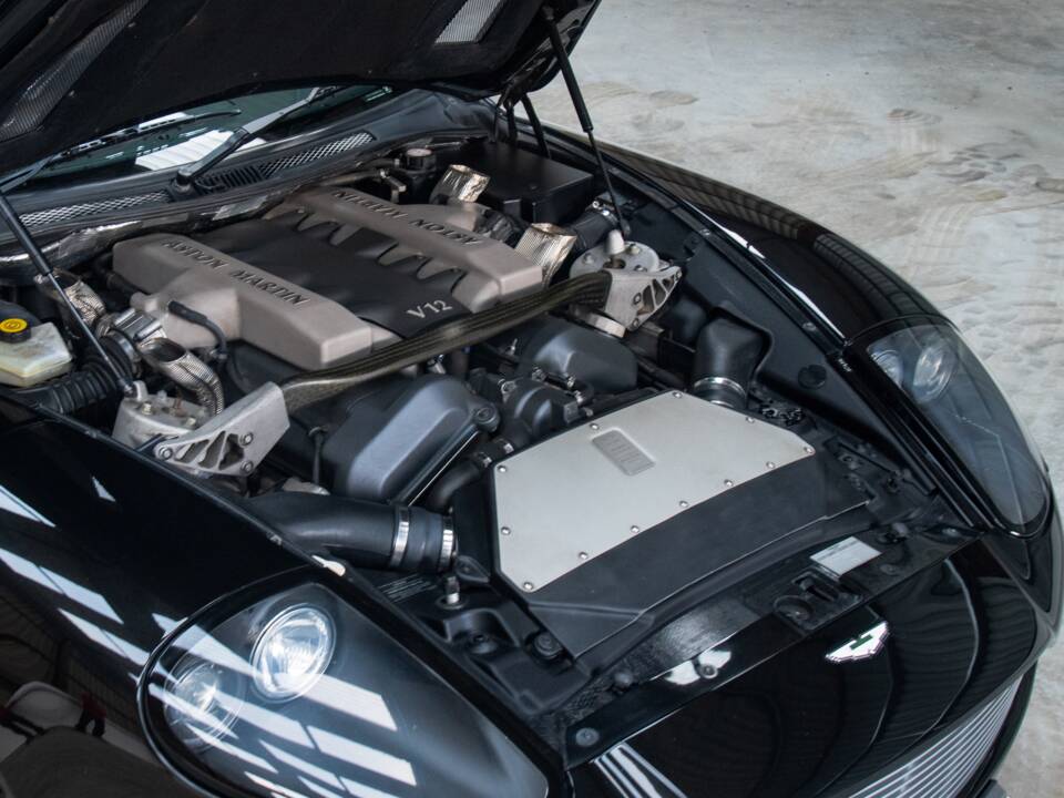 Image 5/50 de Aston Martin V12 Vanquish (2004)