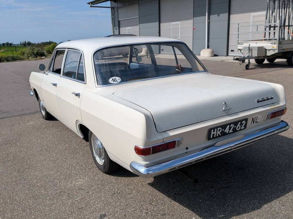 Image 30/35 of Opel Rekord 1700 (1964)