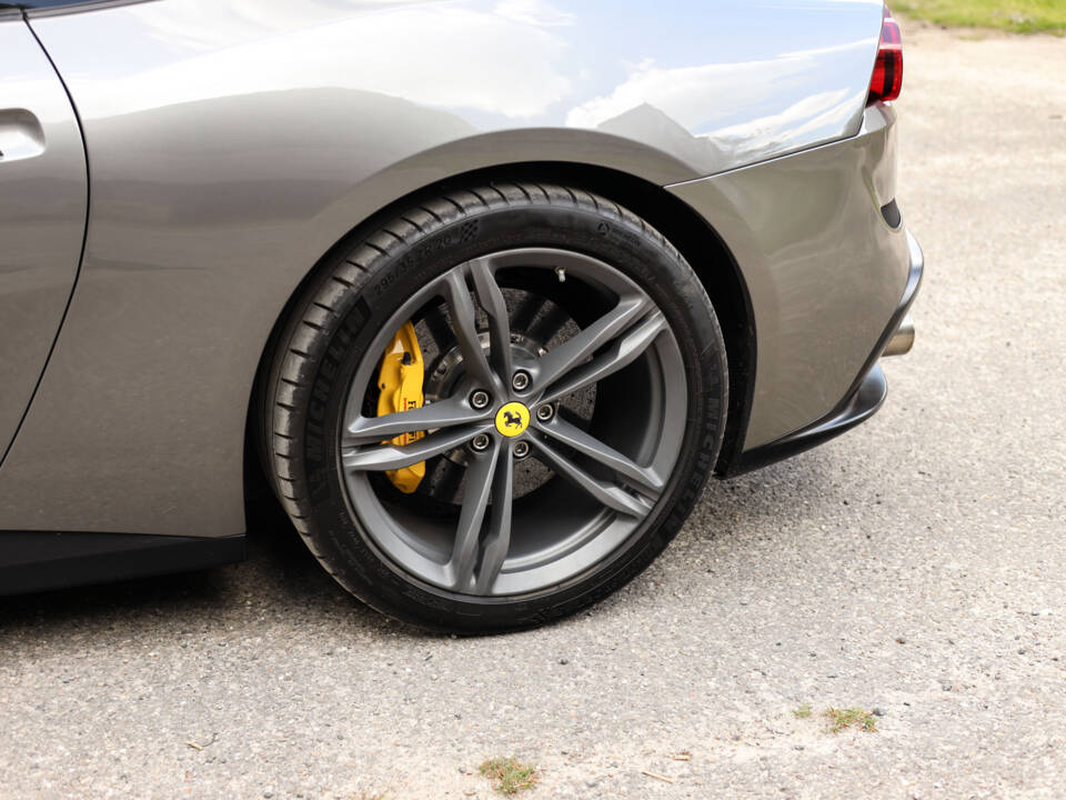 Immagine 44/61 di Ferrari GTC4Lusso (2017)