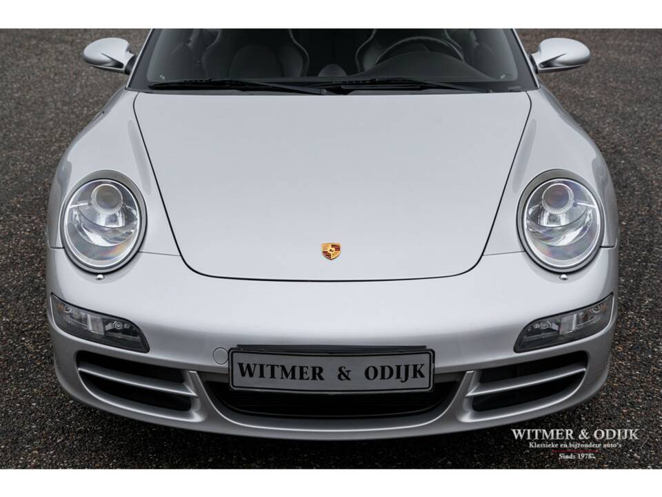 Immagine 22/29 di Porsche 911 Carrera 4S (2007)