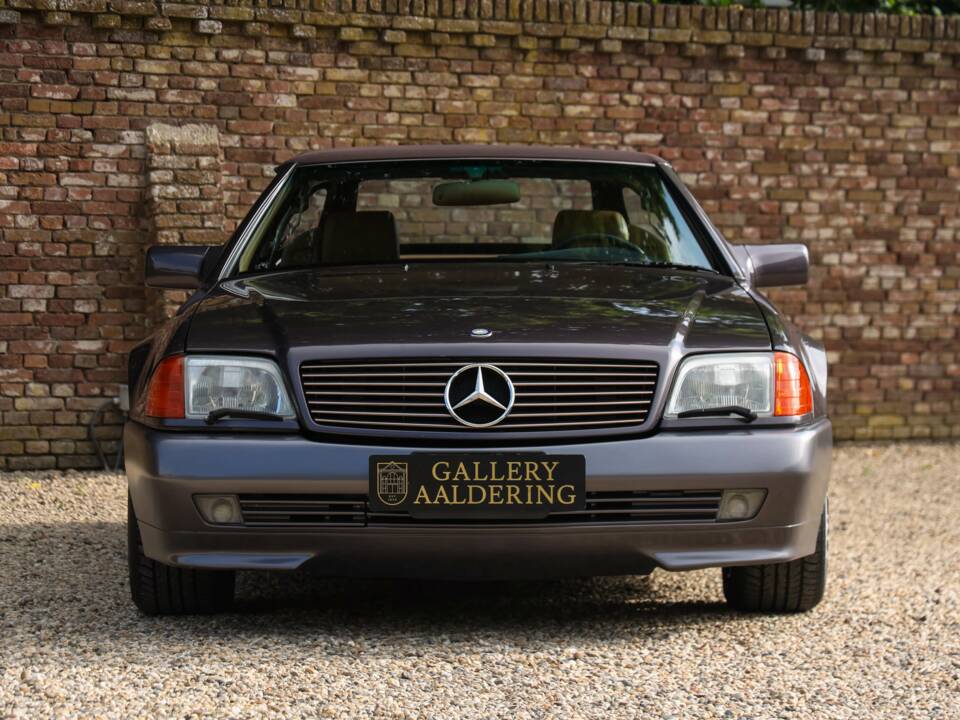 Image 37/50 of Mercedes-Benz 500 SL (1990)