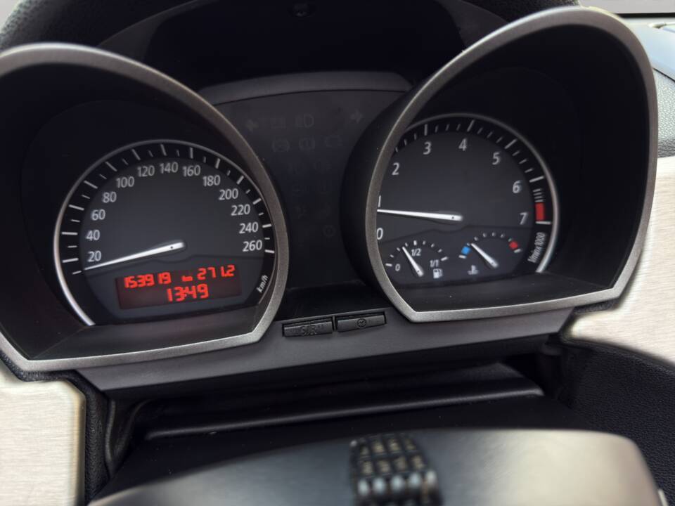 Bild 16/34 von BMW Z4 3.0i (2004)