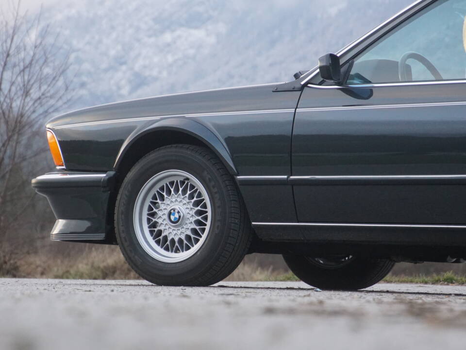 Image 6/20 of BMW M 635 CSi (1986)