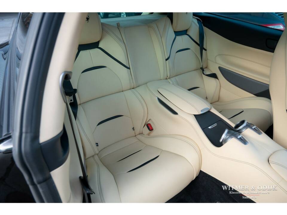 Bild 33/47 von Ferrari GTC4Lusso (2017)