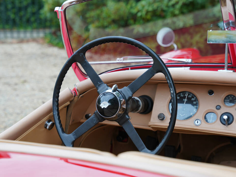 Image 48/50 de Jaguar XK 120 OTS (1954)