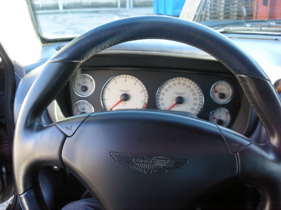Bild 9/10 von Aston Martin DB 7 GT (2003)