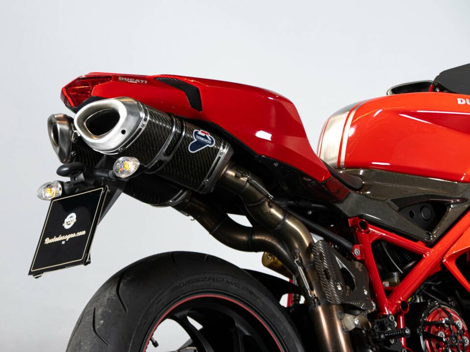 Immagine 17/50 di Ducati DUMMY (2011)