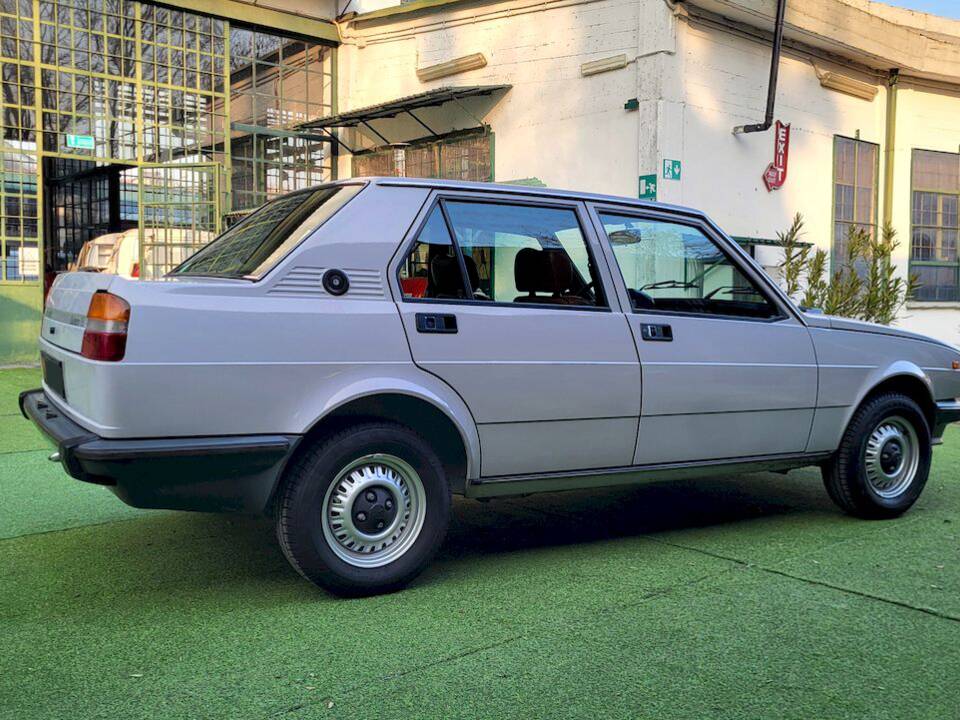 Bild 11/52 von Alfa Romeo Giulietta 1.3 (1979)