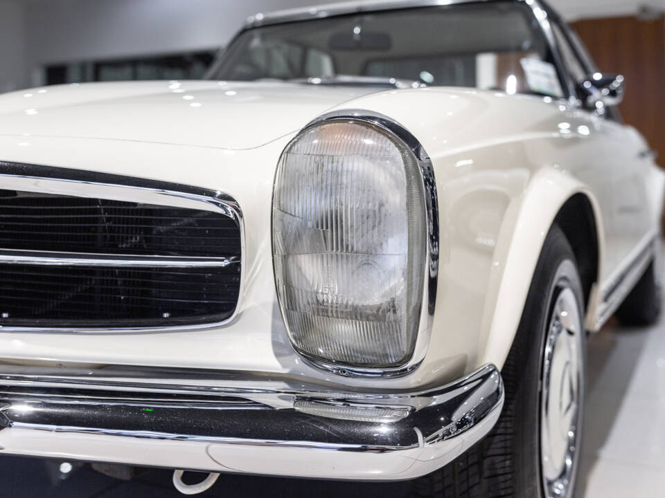 Image 11/74 of Mercedes-Benz 280 SL (1969)