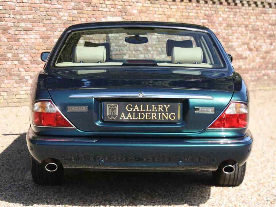 Bild 6/50 von Jaguar XJ 8 4.0 Executive (2001)