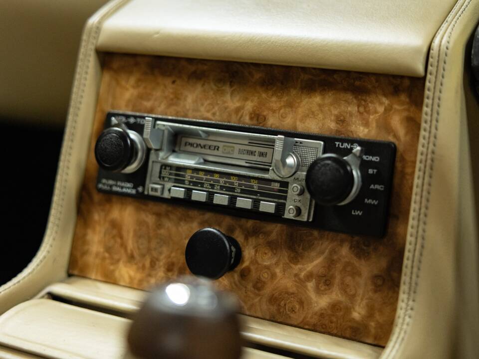 Image 32/44 de Aston Martin Lagonda (1981)