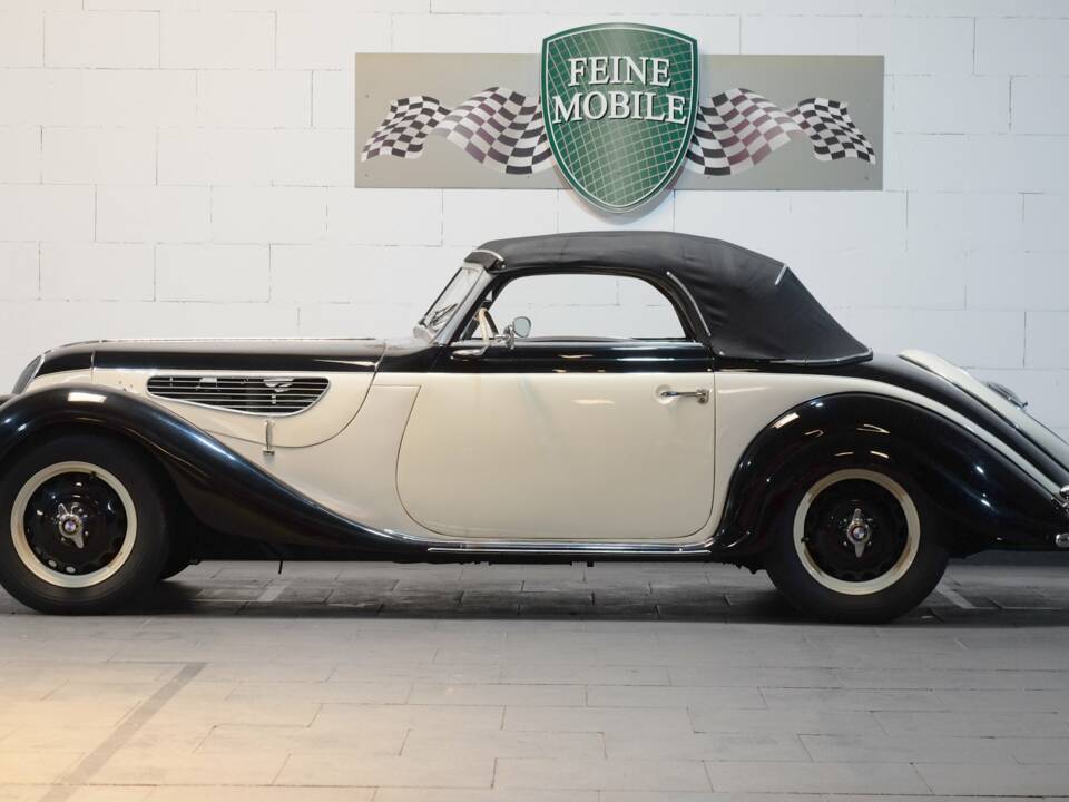 Image 10/33 de BMW 327 (1940)