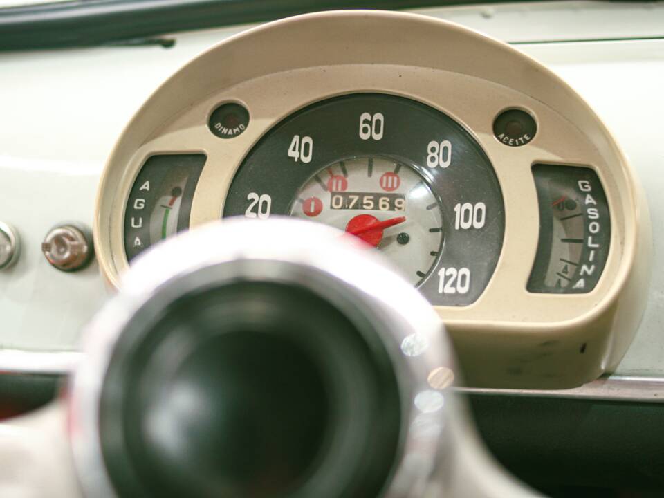 Image 21/32 of SEAT 600 D (1968)