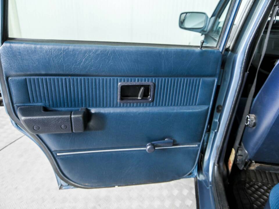 Image 35/50 de Volvo 240 Turbo (1983)