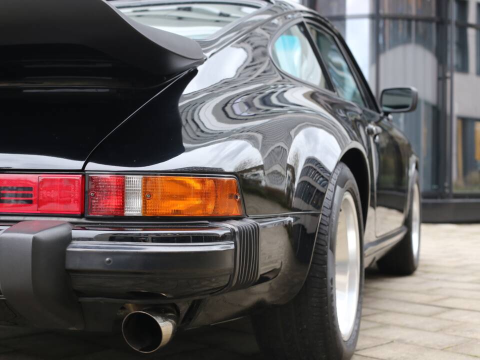 Image 9/43 of Porsche 911 Carrera 3.2 (1985)
