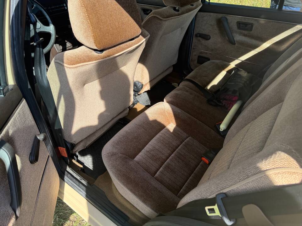 Image 15/32 of Volkswagen Golf Mk II 1.8 (1987)