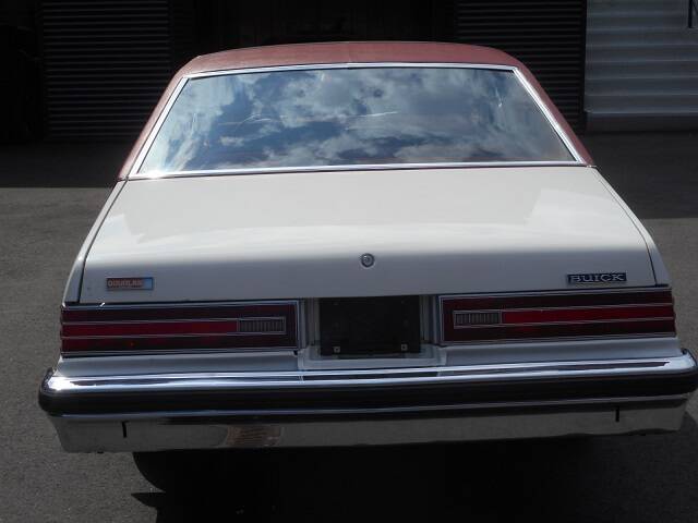 Image 4/22 of Buick Skylark Coupe (1976)