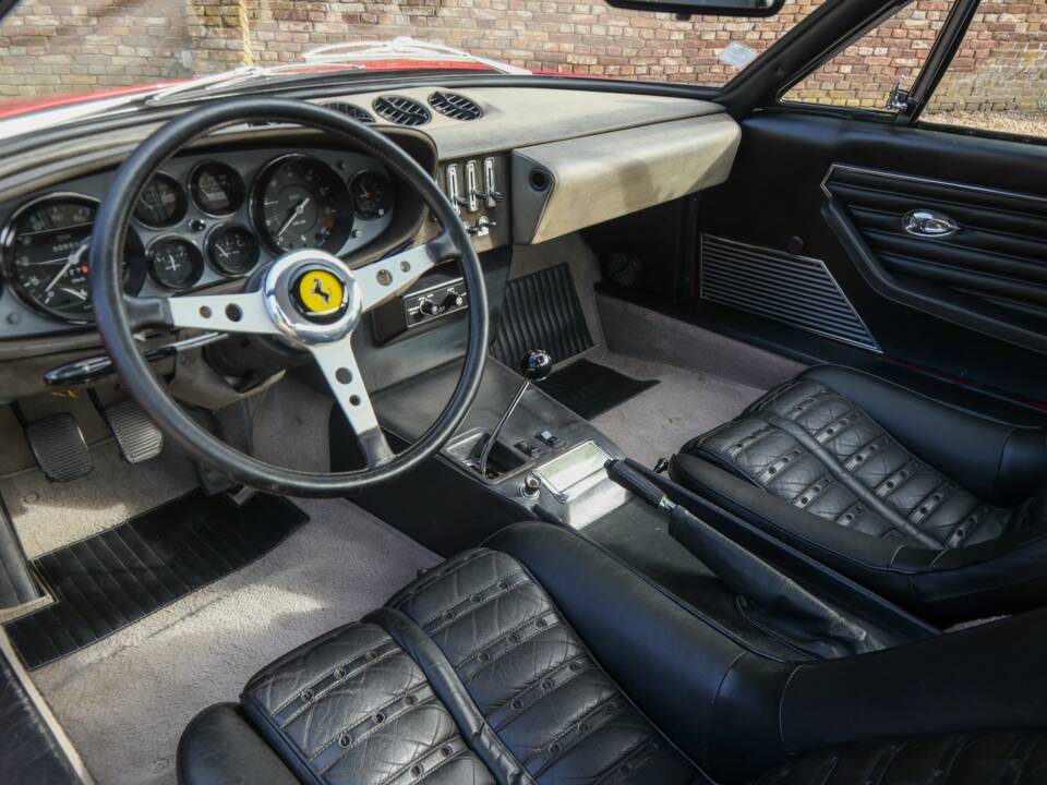 Afbeelding 39/50 van Ferrari 365 GTB/4 Daytona (1973)
