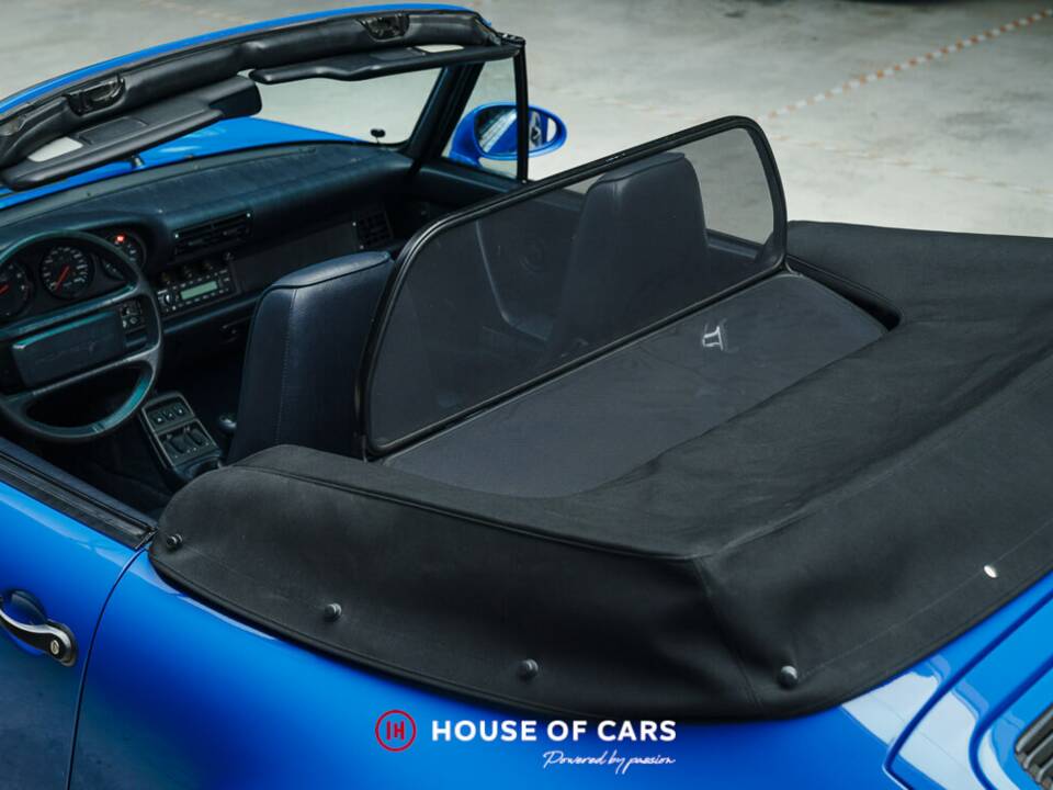 Image 16/25 of Porsche 911 Carrera 4 (1992)