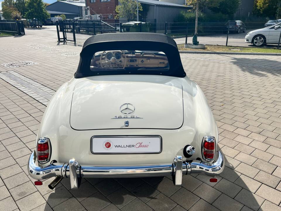 Afbeelding 11/28 van Mercedes-Benz 190 SL (1960)