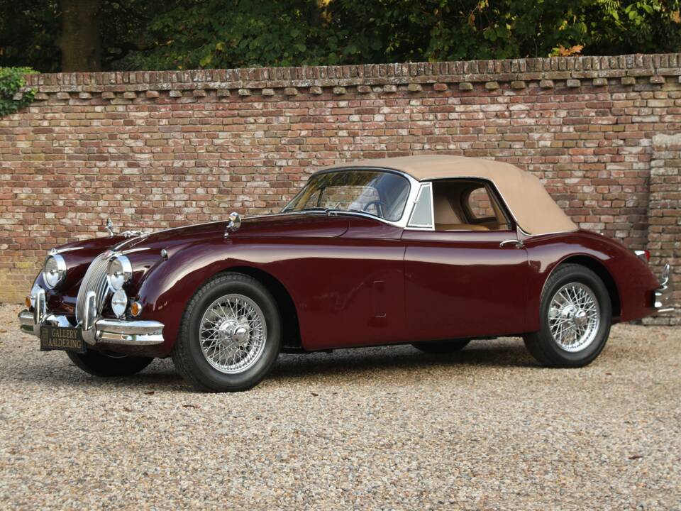 Immagine 11/50 di Jaguar XK 150 SE DHC (1958)