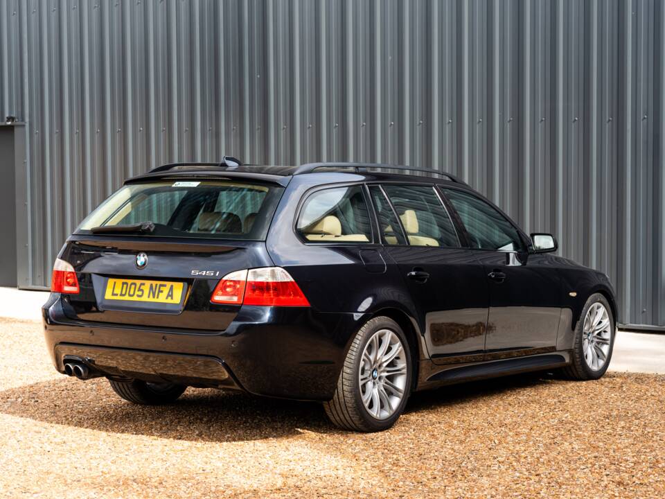 Imagen 14/65 de BMW 545i Touring (2005)