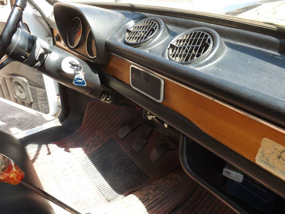 Image 50/50 de FIAT 127 (1972)