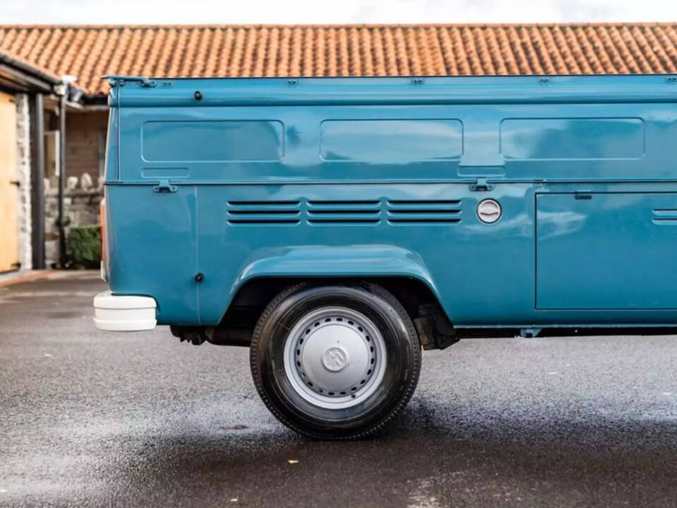 Image 4/8 of Volkswagen T2 Pickup 1.6 (1976)