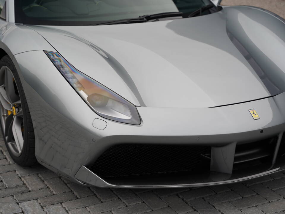 Image 23/50 de Ferrari 488 GTB (2019)