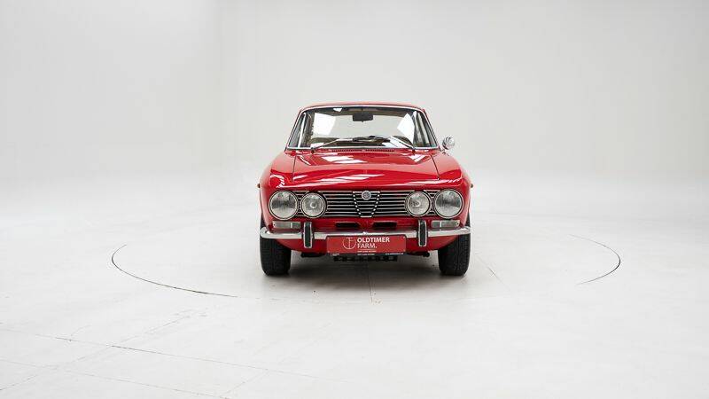 Image 5/15 de Alfa Romeo 2000 GT Veloce (1974)