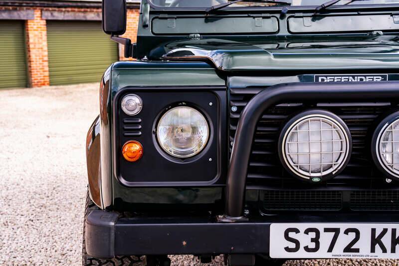 Image 35/50 de Land Rover Defender 90 Td5 (1999)
