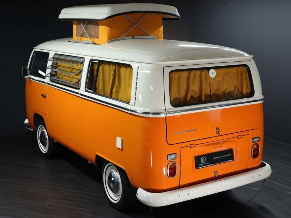 Image 6/30 of Volkswagen T2a Kombi (1969)