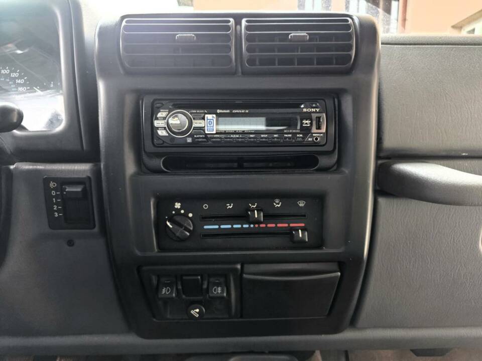 Afbeelding 11/45 van Jeep Wrangler Sport Hardtop 2.5 (1997)